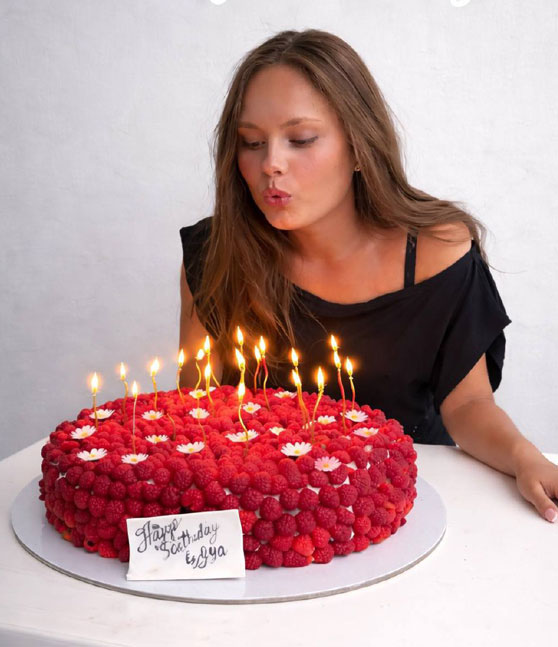 Торт на заказ «Ягодное поле»